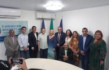 Fabiana Moura recebe o título de Cidadã de Fernando de Noronha
