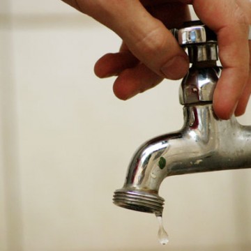 Compesa anuncia suspensão do abastecimento de água em bairros de Caruaru e cidades do Agreste