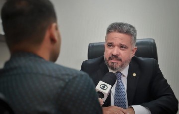William Brigido quer atuação de psicólogos e assistentes sociais em escolas estaduais de Pernambuco