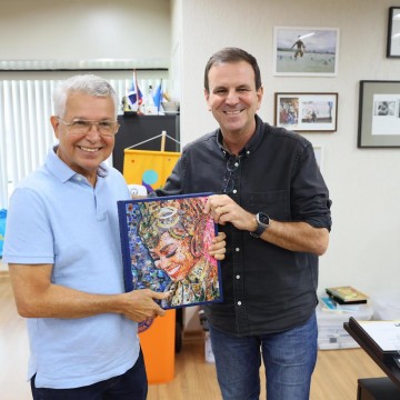 Elias visita Centro de Controle Operacional do Rio de Janeiro em agenda com Eduardo Paes