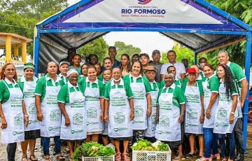 Isabel Hacker entrega equipamentos novos e promove evento pelos 15 anos da Feira da Agricultura Familiar de Rio Formoso