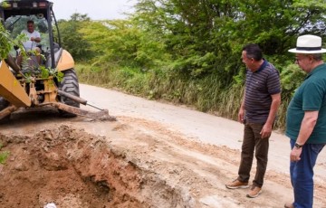 Prefeito de Gravatá vistoria serviço de recuperação de bueiros na região de Cotunguba