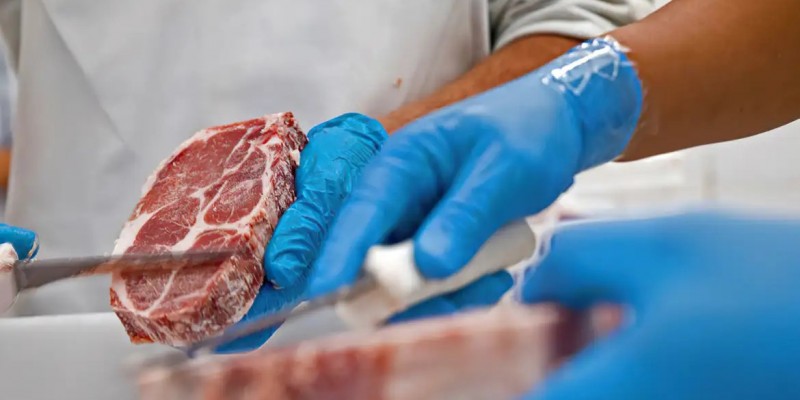 Previsão é de alta 3,9% na produção de carnes bovina, suína e de aves.