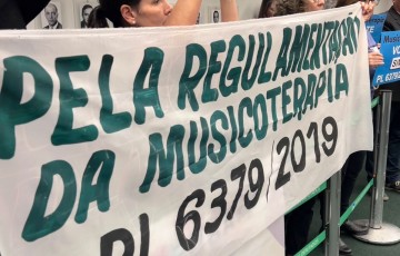 Projeto de Lei de Marília Arraes que regulamenta a profissão de musicoterapeuta, é aprovado na Comissão de Constituição e Justiça da Câmara e segue para o Senado