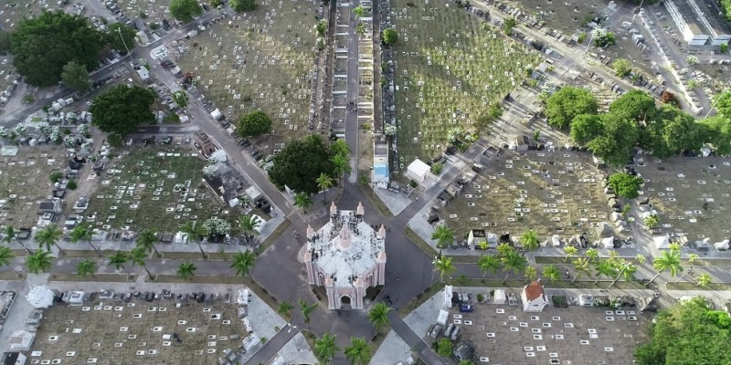 Os cemitérios do Grande Recife contam com uma programação de missas e cultos evangélicos