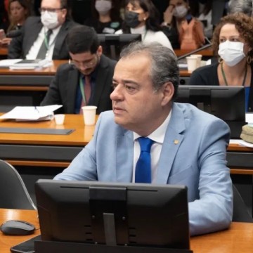 Danilo apresenta proposta para fortalecer sistemas de alerta de riscos 