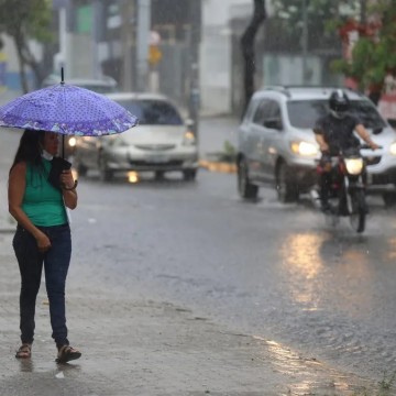Inmet emite alerta de chuvas para Pernambuco para esta quarta