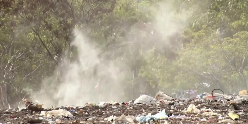 Os lixões são proibidos no Brasil desde 2014