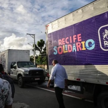 500 famílias recebem donativos pelo Programa Recife Solidário