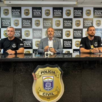 Três suspeitos de atacar ônibus do Fortaleza são presos em Operação da Polícia Civil de Pernambuco