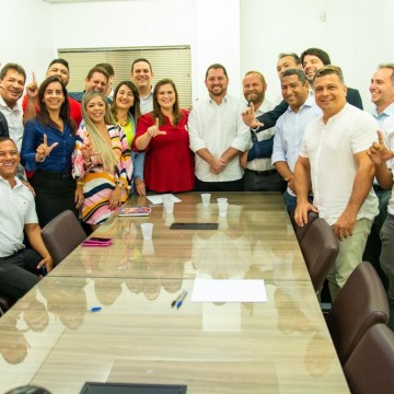 Marília recebe apoio de vereadores do grupo político de Romerinho Jatobá, presidente da Câmara do Recife 