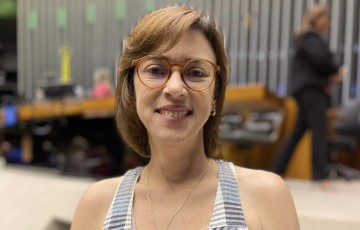Roberta Menezes participa de homenagens a engenheiras agrônomas e geocientistas na Câmara Federal