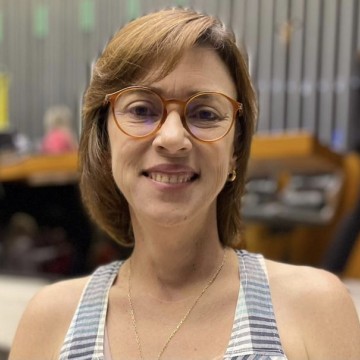 Roberta Menezes participa de homenagens a engenheiras agrônomas e geocientistas na Câmara Federal