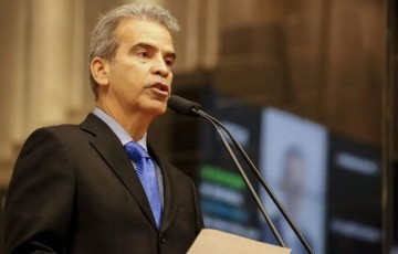 Alberto Feitosa aciona MP e Paulo Câmara em nome de pensionistas e inativos militares