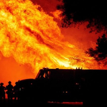Incêndio Catastrófico Causa Pânico na Costa Oeste dos EUA