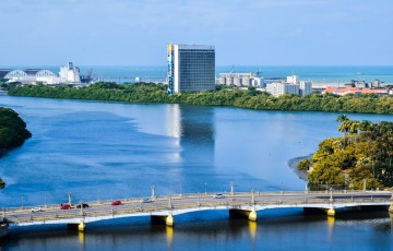 Recife cria quase 60% dos empregos com carteira assinada em Pernambuco