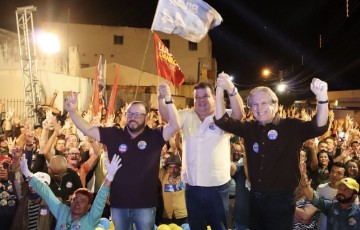 Clóvis, Josafá e Bivar arrastam multidão em São Caetano 