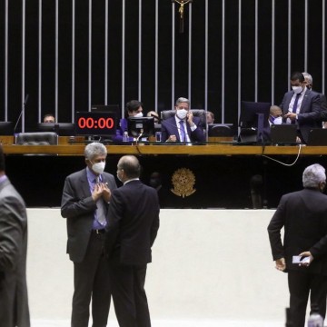 Câmara conclui votação da PEC da reforma eleitoral em segundo turno