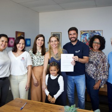 Prefeitura do Recife assina Termo de Cooperação com o Instituto PIPA para fortalecer o Programa Mãe Coruja Recife