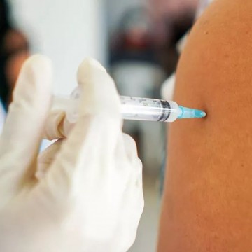  Secretaria de Saúde do Recife promove vacinação itinerante contra Covid-19
