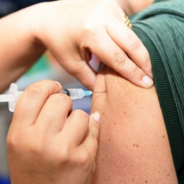 Pernambuco já recebeu mais de 200 denúncias de 'fura-filas' da vacinação