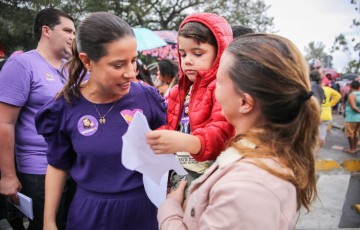 Raquel participa de 7 de setembro em Caruaru e recebe apoios de populares na disputa pelo Governo 
