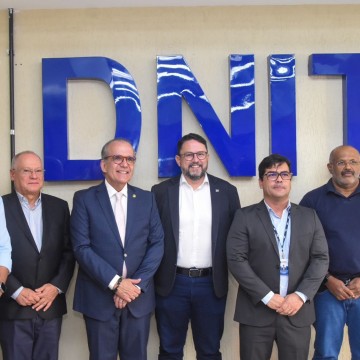 Prefeito Mano Medeiros e Atitude Pernambuco entregam ao DNIT estudo para melhorar o trânsito na BR 101