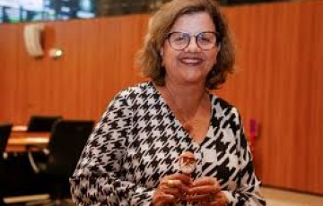 Senadora Teresa Leitão integra bancada brasileira em Cúpula Mundial em Montevidéu