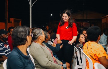 Maria Arraes se reúne com moradores da Ilha de Santana, em Olinda