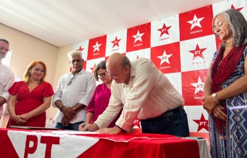 Mozart Sales se inscreve para disputar indicação do PT na vice de João Campos 