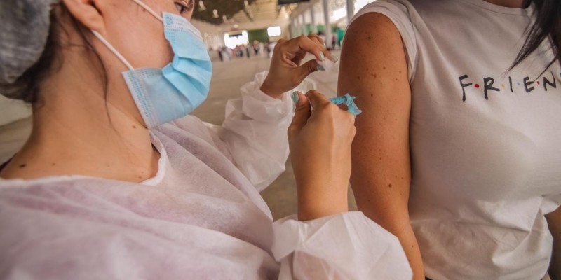 Novo grupo de profissionais de saúde também será vacinado 