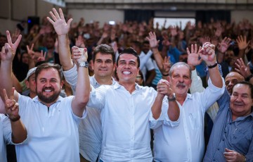 Rodrigo Pinheiro mostra força ao receber apoio do Podemos
