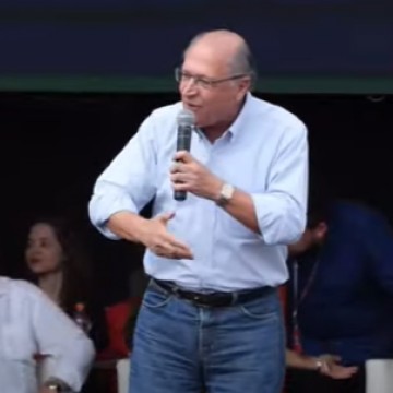 Alckmin: “Para tirar esse presidente que não sabe governar, volta Lula”