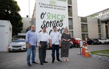 Eduardo da Fonte e Adalto Santos visitam Hospital do Câncer de Pernambuco