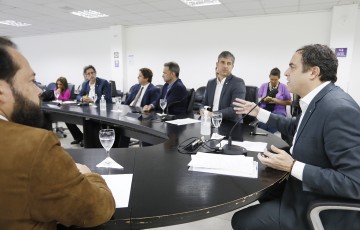 Paulo Câmara coloca secretários para trabalhar em linha direta com prefeitos de cidades em situação de emergência