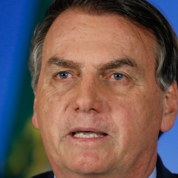 Bolsonaro tem sintomas da Covid-19 e faz novo exame para detectar doença
