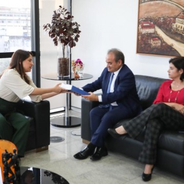 Governadora Raquel Lyra entrega relatório com diagnóstico de Pernambuco à Alepe e ao TCE