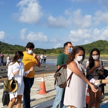  Noronha volta a exigir uso de máscaras e teste RT-PCR para quem deseja entrar na ilha 