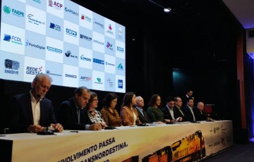 Governadora Raquel Lyra e lideranças políticas participam de evento na Fiepe em defesa da Transnordestina até Suape