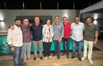 Sivaldo Albino recebe prefeitos em jantar para Paulo Câmara