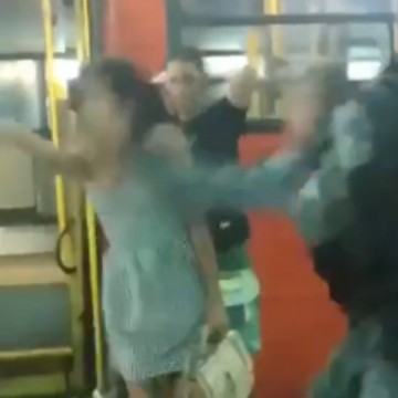 Corregedoria apura agressão de PM contra mulher trans no Terminal da Joana Bezerra