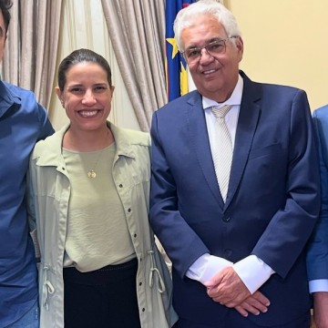 Deputado Antônio Moraes se reúne com governadora Raquel Lyra e pré-candidato a prefeitura de Itambé, Armando Pimentel para audiência 