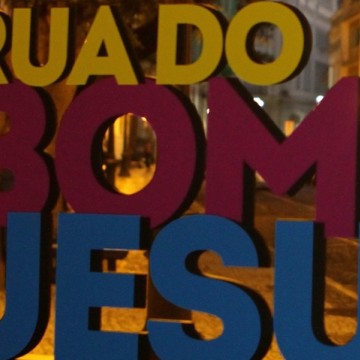 Rua do Bom Jesus ganha moldura fotográfica