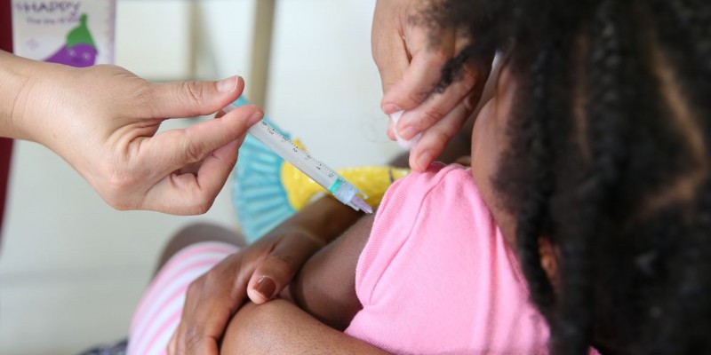 2022 teve 4 milhões a mais de crianças vacinadas em relação a 2021