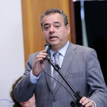 Coluna da sexta | Danilo Cabral e suas credenciais para ser o candidato a governador da Frente Popular
