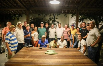Em Limoeiro, Cayo Albino recebe apoios de dois ex-prefeitos, ex-deputado e mais lideranças