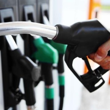 Preço da gasolina sobe em 5,18% e diesel em 14,26% após reajuste da Petrobras