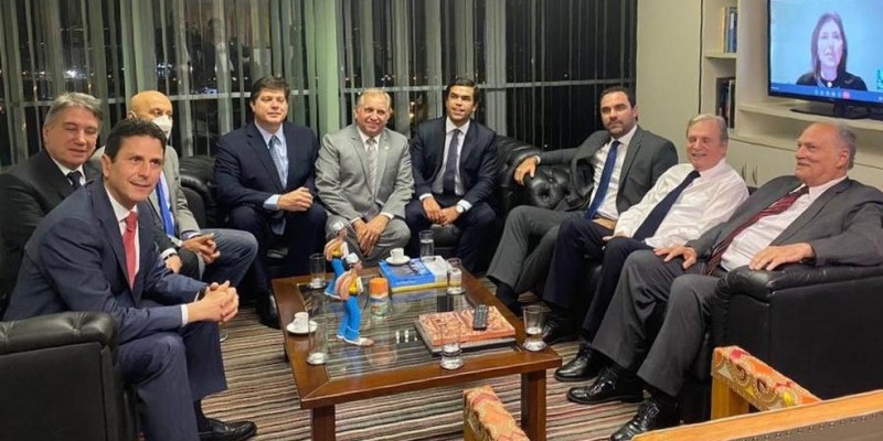 Coluna da quinta | PSDB sinaliza apoio à Simone Tebet com Tasso Jereissati de vice