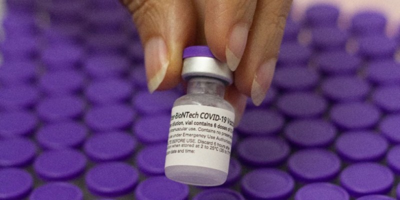 A combinação das duas vacinas foi recomendada pelo Ministério da Saúde após estudos