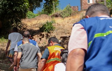 Famílias de vítimas das chuvas recebem benefício continuado do Governo de Pernambuco